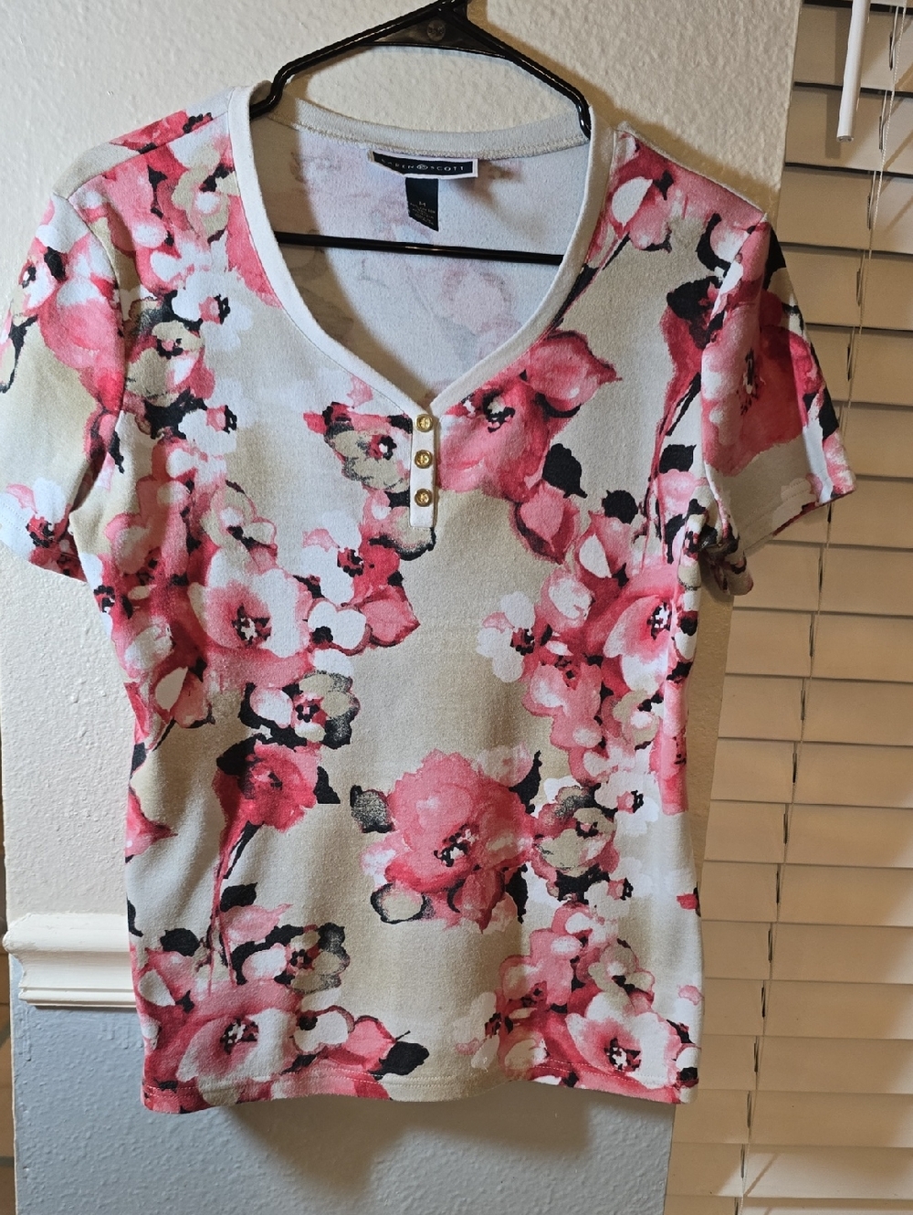 KAREN SCOTT  Cream Short-Sleeve Floral V-Neck Top with Pink Blooms